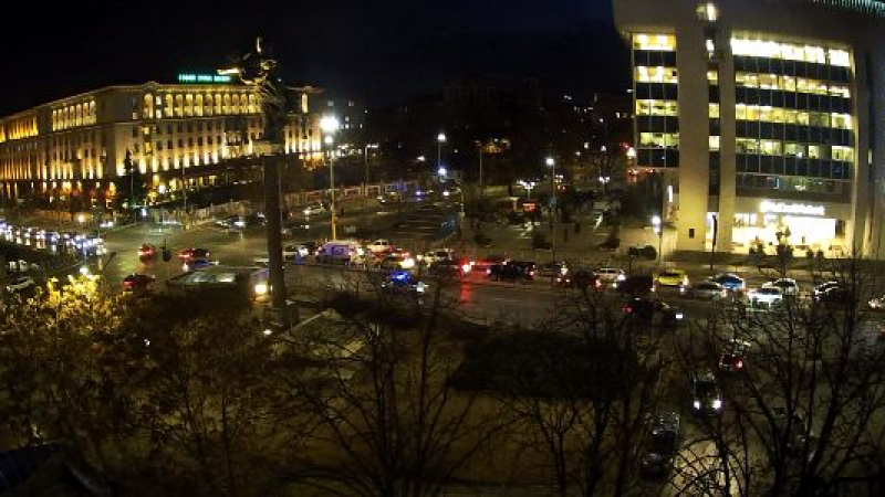 Извънредно и първо в БЛИЦ! Кошмарен инцидент в час пик в центъра на София