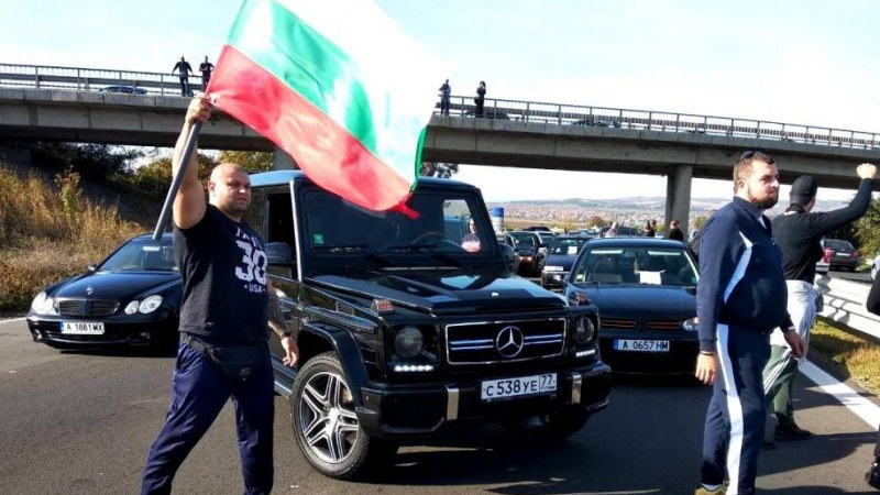 Сензация в БЛИЦ! Сянката на милионера Бенчо Бенчев надвисна над протеста срещу Борисов!