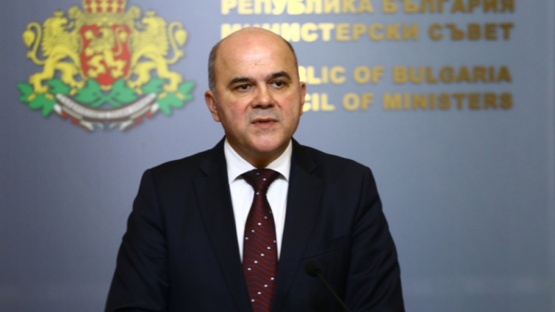 Министър Петков уточни как ще се вдигнат заплатите с 10% 
