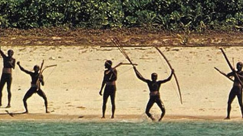 Безмилостни убийци и сексуални маниаци – това е племето, убило със стрели американец, промъкнал се на острова му