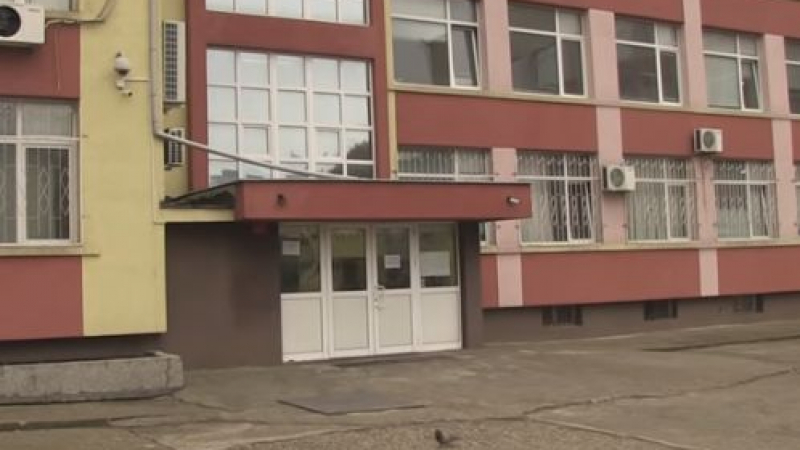  Брутална агресия край русенско школо, тийнейджър е в болница 