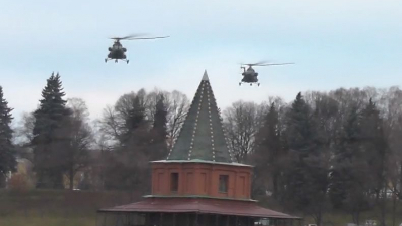 Хеликоптери над Кремъл, спасяващи Путин от неизвестна заплаха, стреснаха московчани (ВИДЕО)