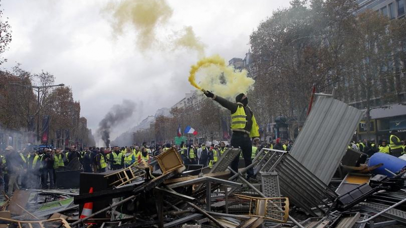 Приключиха протестите на "жълтите жилетки" в Париж