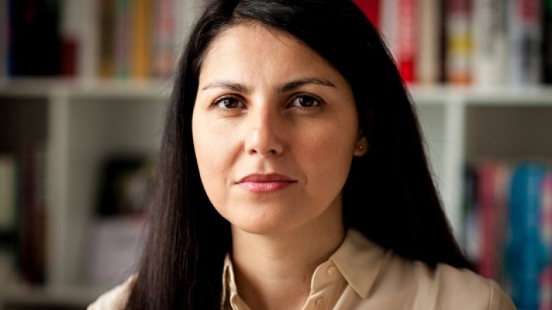 Мина Яф от Иракски Кюрдистан: Родена съм като бежанец, връщаха ни от Европа 24 пъти (СНИМКИ)