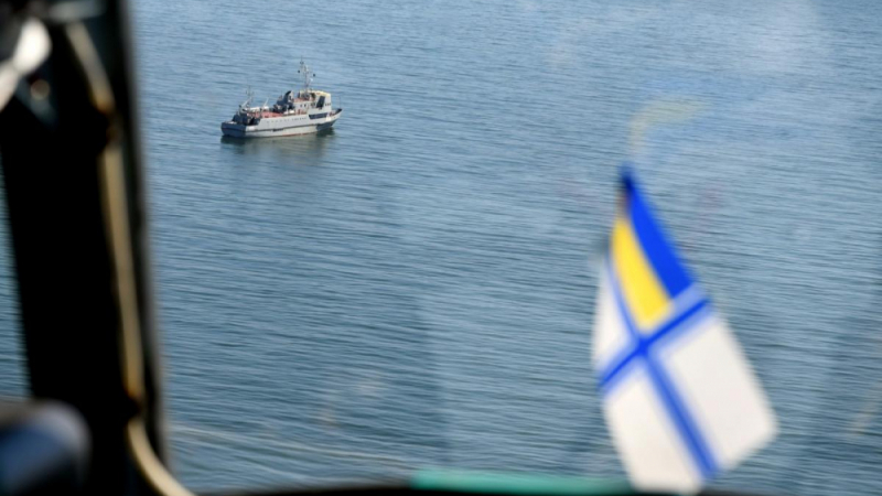 Руският флот заложи капан на украинските кораби и заприщи корабоплаването под Кримския мост (СНИМКА)
