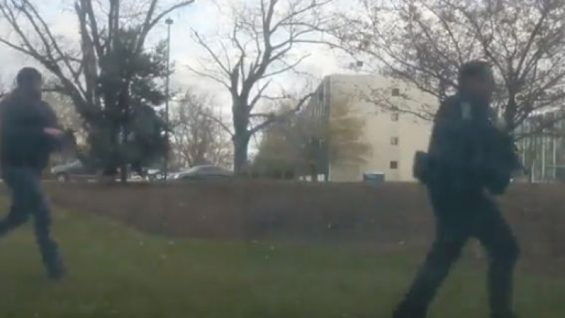 Стрелба зад стените на военно-медицински център в САЩ, мястото почерня от полиция (ВИДЕО)
