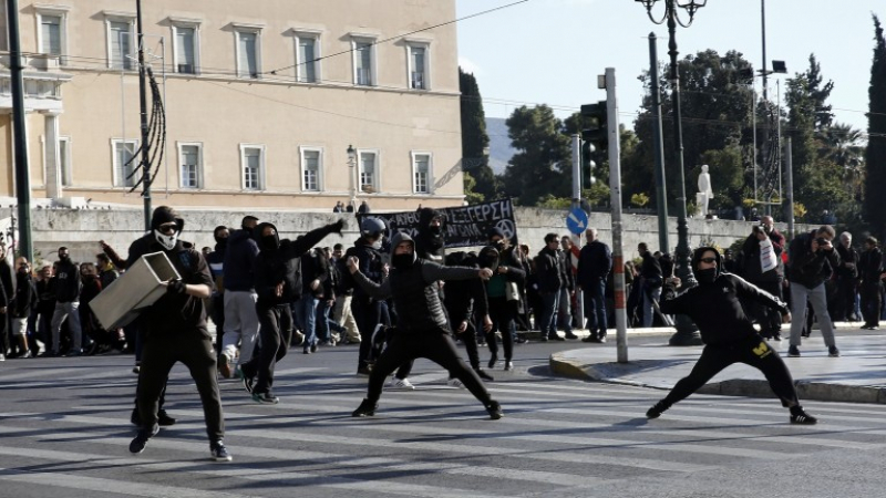 Бунт на ученици в Гърция срещу затоплянето на отношенията с Македония