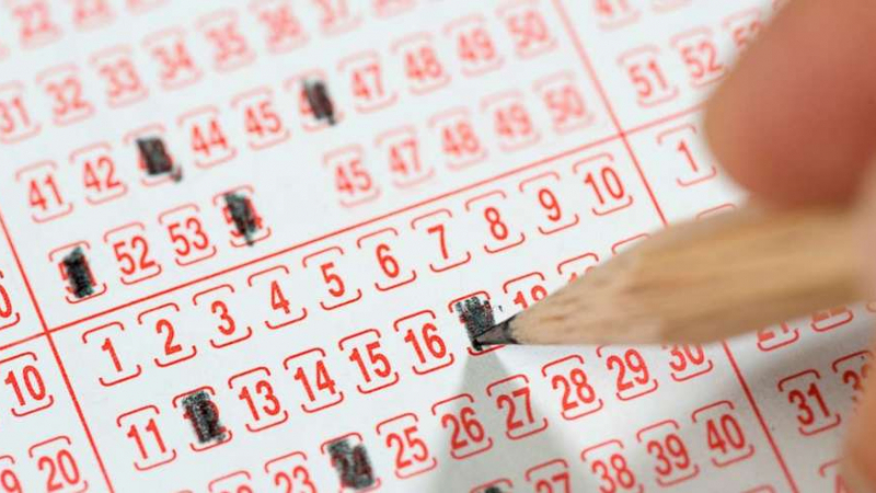 Късметлийка купи „грешен” лотариен билет и спечели
