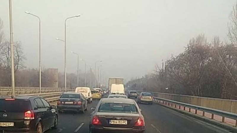 Адът продължава: Верижна катастрофа и в Пловдив!