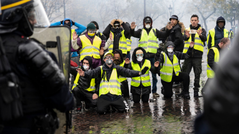Не ги бавят: Франция вече осъди „жълти жилетки“ за погрома 