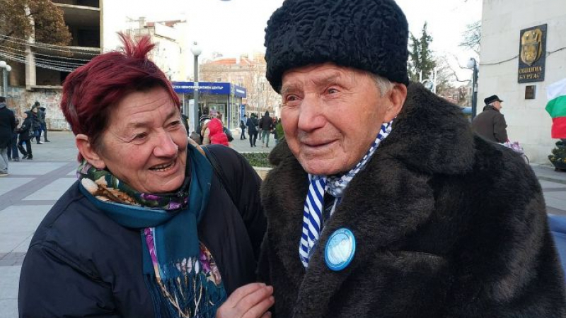 101-годишният дядо Никола разказа как мъжете да постъпват с жените, за да станат столетници 