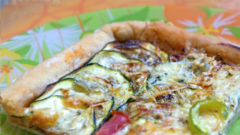 Сочна пица с тиквички и сирена, каквато никога не сте опитвали (СНИМКИ)
