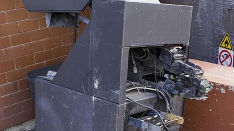 Предколедно: Крадци разбиха банкомат в Брестовица