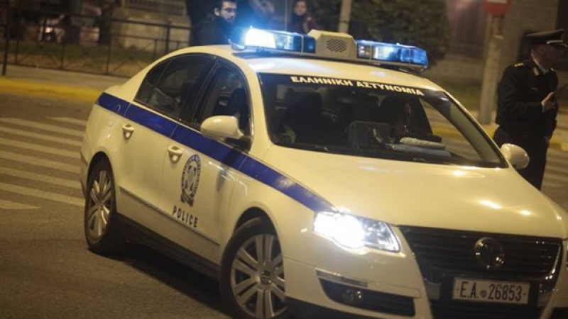 Катастрофа с бежанци след бясна полицейска гонка в Гърция, трима са мъртви 