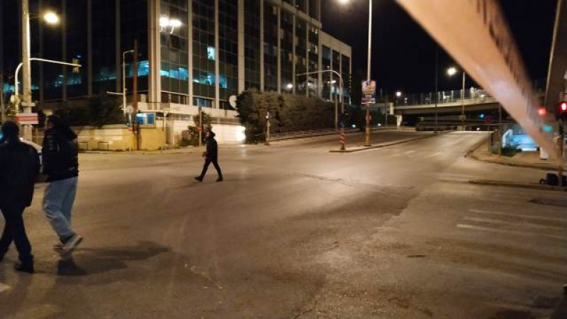 Мощен взрив избухна до сградата на гръцки тв канал (СНИМКИ/ВИДЕО)