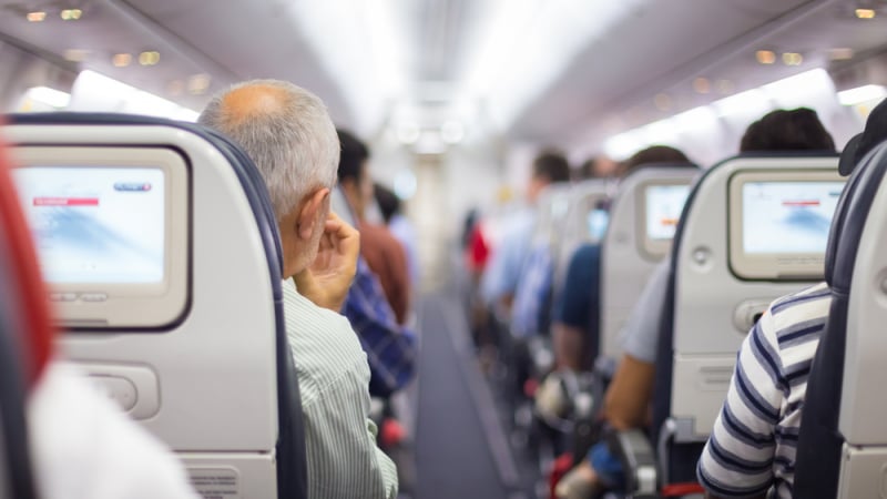 Стюардеса обясни как се справя с лошо миришещите пътници на борда 