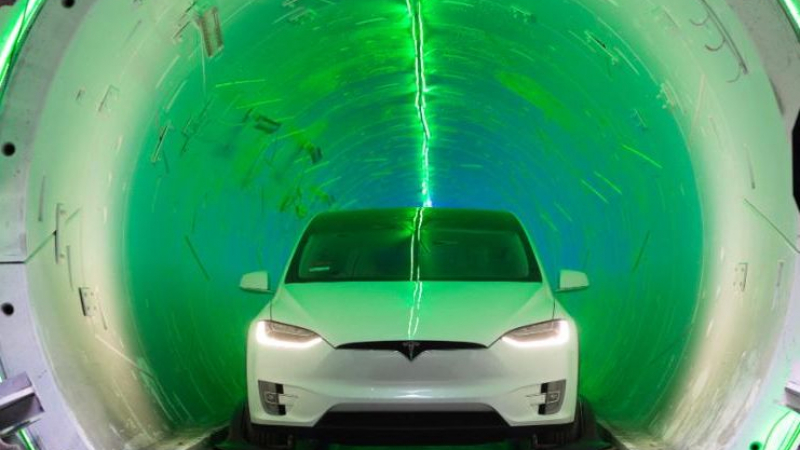 Илон Мъск завърши първия си тунел под Лос Анджелис и показа какво е да се возиш в него (ВИДЕО)