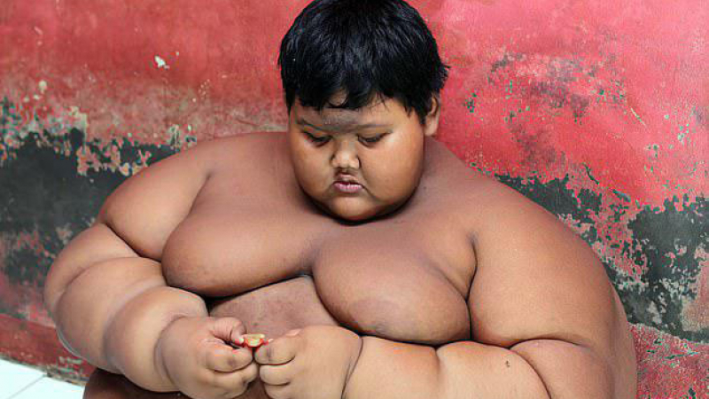 Момченцето, което на 12 тежеше 190 килограма, отслабна двойно, като се отказа от... (СНИМКИ)