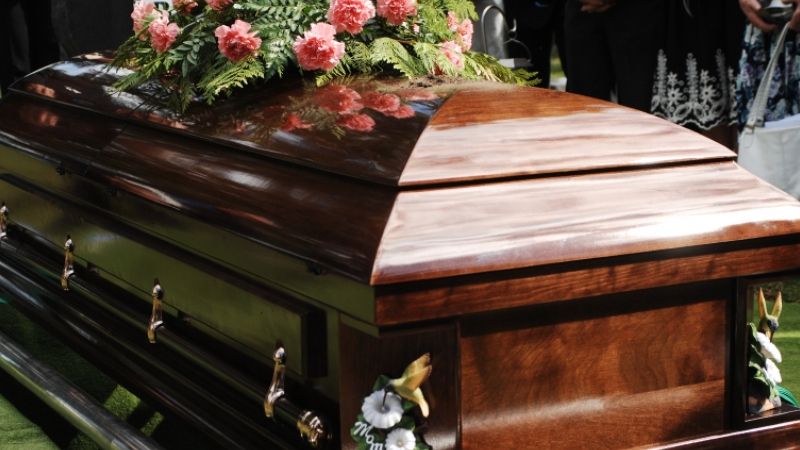 Смъртно болен англичанин продава билети за погребението си 