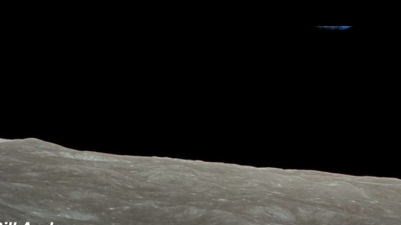 Преди 50 години екипажът на „Аполо 8“ излъчва телевизионен сигнал, който слага началото на мистерия (ВИДЕО)