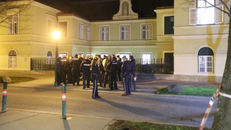 Заловиха ли нападателите на свещениците в църквата във Виена - най-нови данни