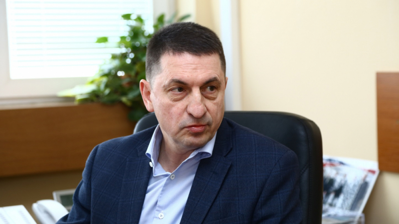 Министър Терзийски обясни защо още не е открит стрелеца по хорото в Ловеч