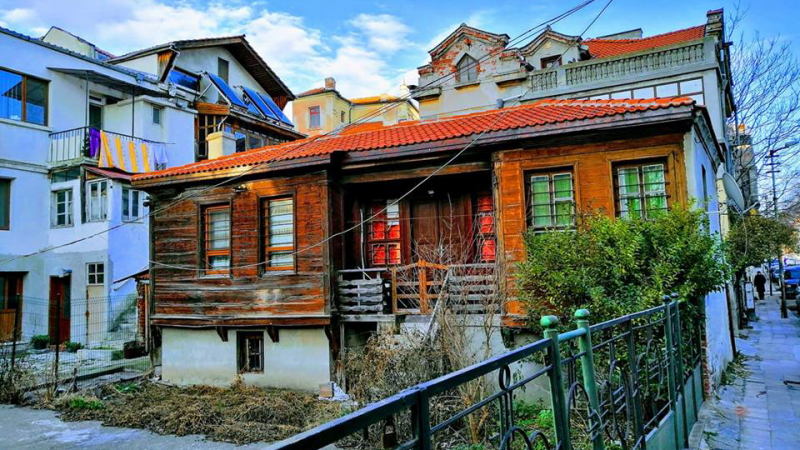 Единствената дървена къща в Бургас пази спомен за силата на лобовта