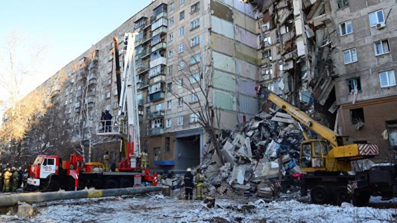 Увеличиха се загиналите след експлозията на блока в Магнитогорск