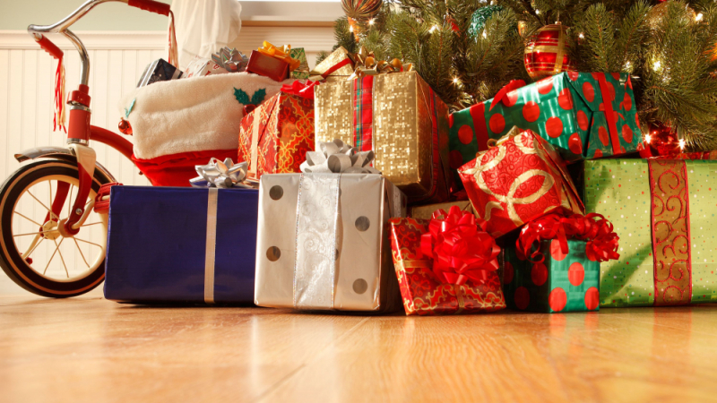 Натрупахте ли ненужни подаръци по Коледа? Ето как да се отървете от тях... и да изкарате пари! 