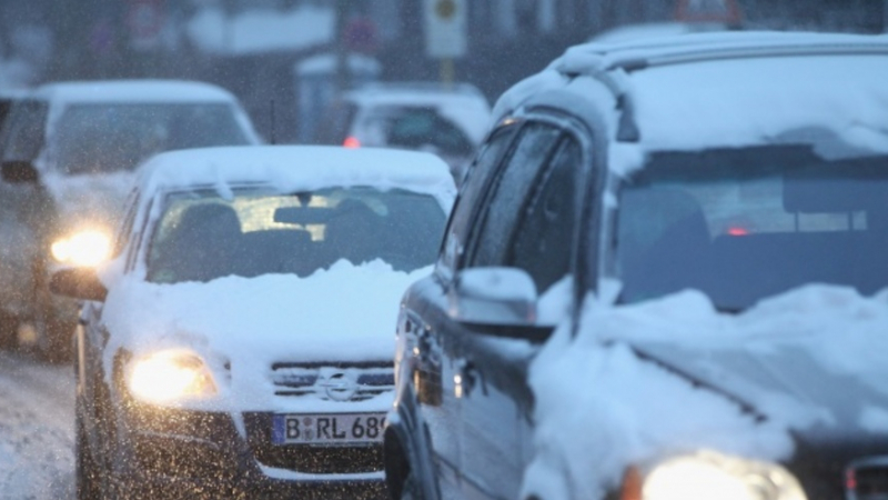 Транспортен хаос в Германия и Австрия заради обилния снеговалеж