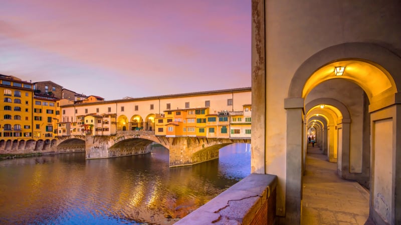 15-годишната Лина отнесе глоба за драскане по прочут мост във Флоренция