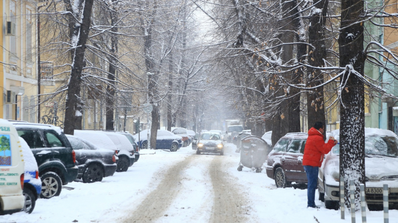 Meteo Balkans бие тревога: Идва студен атмосферен фронт, чака ни сняг КАРТИ