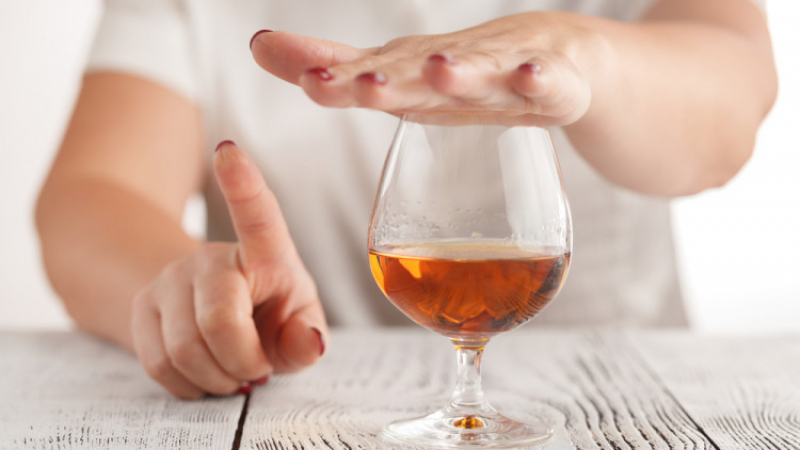 Защо тези, които пият умерено, живеят повече от въздържателите обяснява проф. д-р Никола Григоров