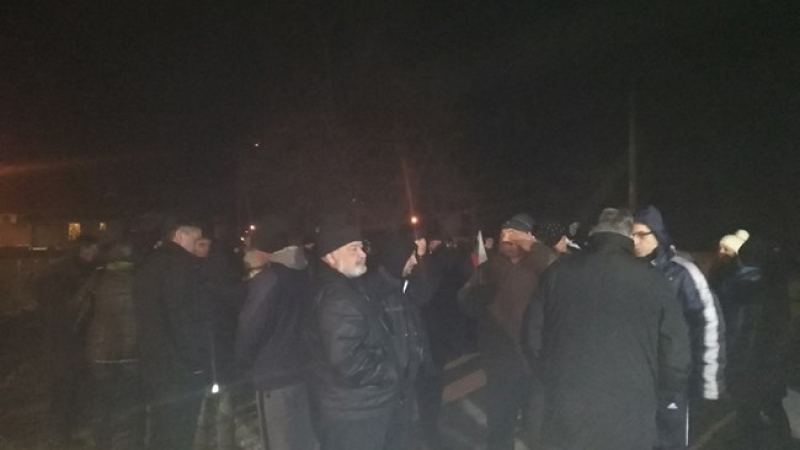 Нов протест във Войводиново, кметът иска полицейско присъствие 