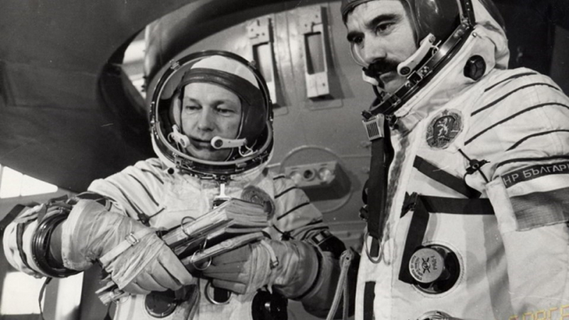 Първия български космонавт направи нещо невероятно!