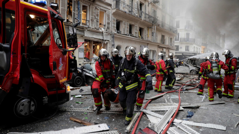 Покъртителни разкази на очевидци за трагедията в Париж (СНИМКИ/ВИДЕО)