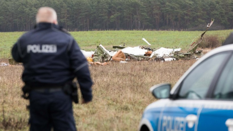 Смъртоносна самолетна катастрофа в Германия (СНИМКИ)