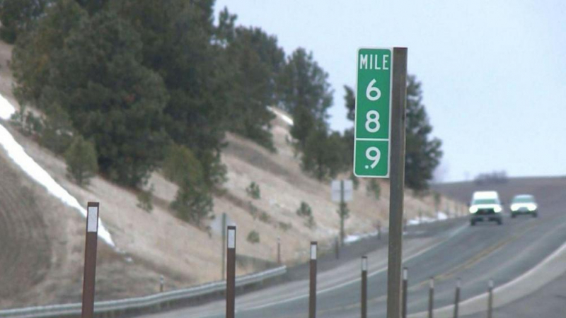 В САЩ се принудиха да сменят цифрите на пътните знаци, ето каква е причината