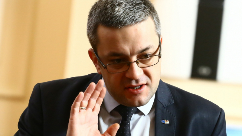 Тома Биков: Президентът е част от опита да се предизвика политическа криза