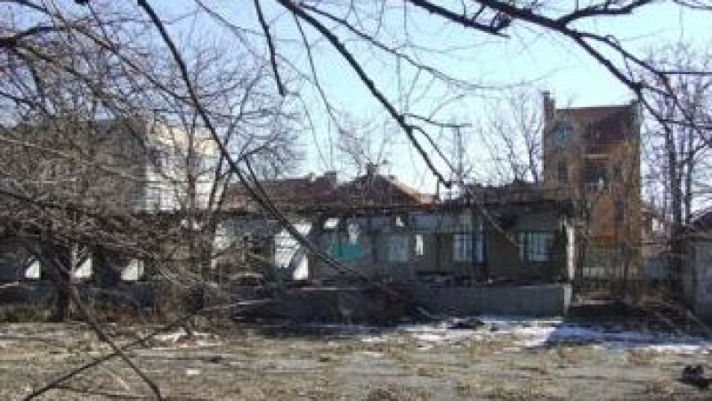 Безчинства и погроми: Цигански банди вършеят из цялата страна: Разкостват къщи, села и заводи