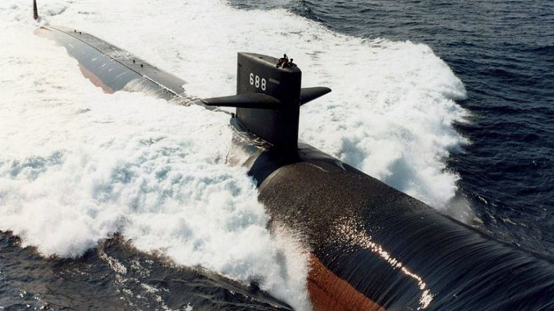 Русия създава подводница - ледоразбивач