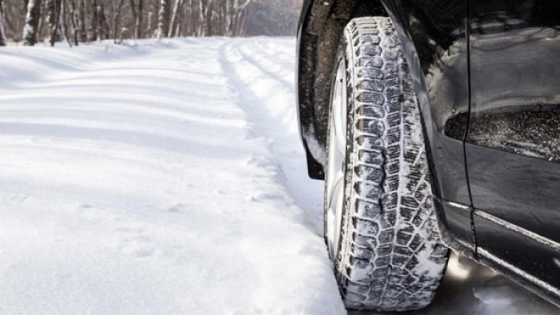 Десетте най-важни правила за шофиране при сняг