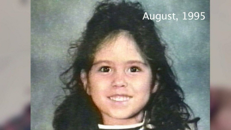 20 години по-късно! Кукла, оставена на гроба на момиченце, помогна да открият следата на убиеца му (СНИМКИ)
