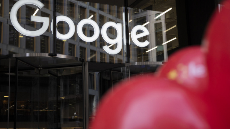 Франция нанесе тежък удар на Google