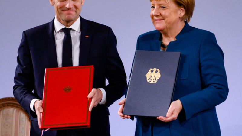 Меркел и Макрон се подписаха под документа, който ще промени бъдещето на ЕС (СНИМКИ/ВИДЕО)