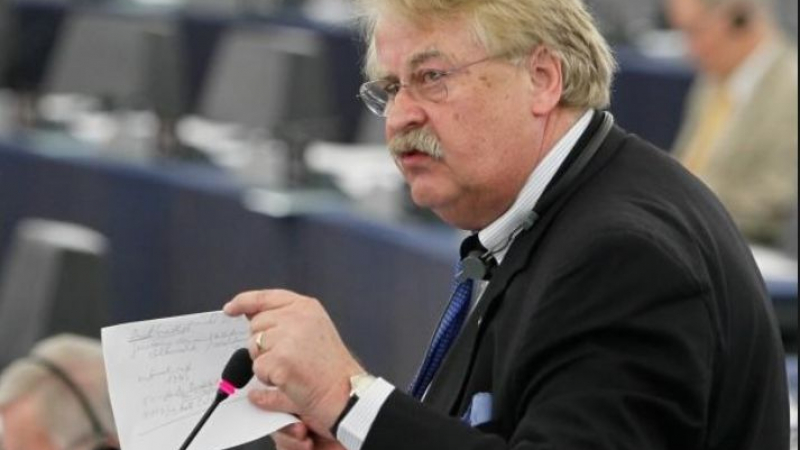 Страшен скандал за пари в европарламента с депутата, който най-дълго работи там