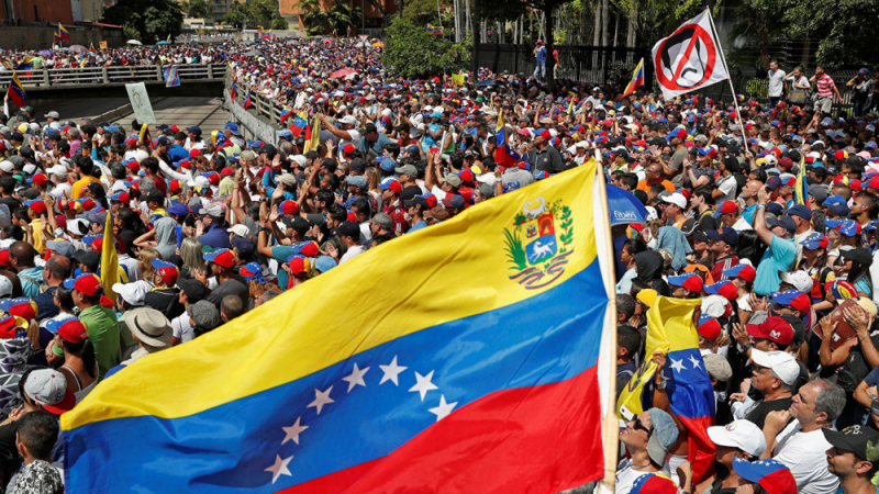 Венецуела се готви за гражданска война! Слух гласи, че извеждат тайно президента Мадуро от страната 