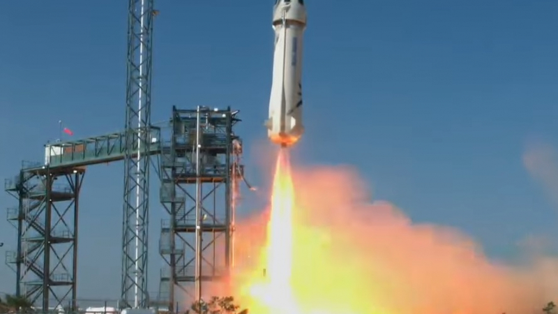 Ракета на Безос изстреляна успешно, ще сваля цените на космическия туризъм (ВИДЕО)