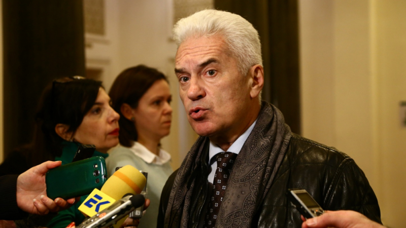 Депутатите да останат без заплати при „неизвинени отсъствия“, предлага Волен Сидеров 