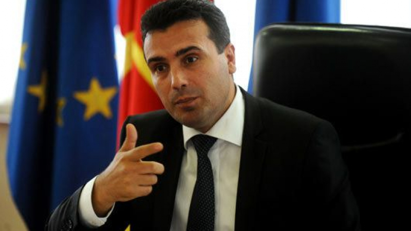 Ексклузивно в БЛИЦ! Самолетът с македонския премиер Зоран Заев кацна извънредно в София заради...